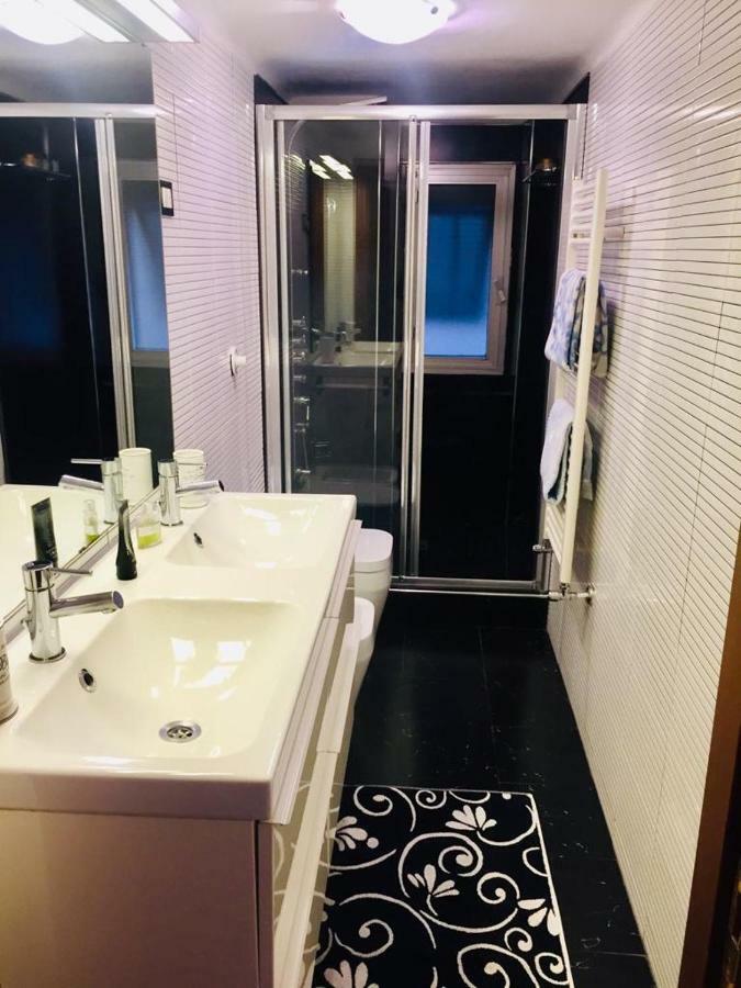 Da Rita, Vicino H. Gaslini, S.martino,spiagge,stazione Ferroviaria, Free Wi-fi Apartment *