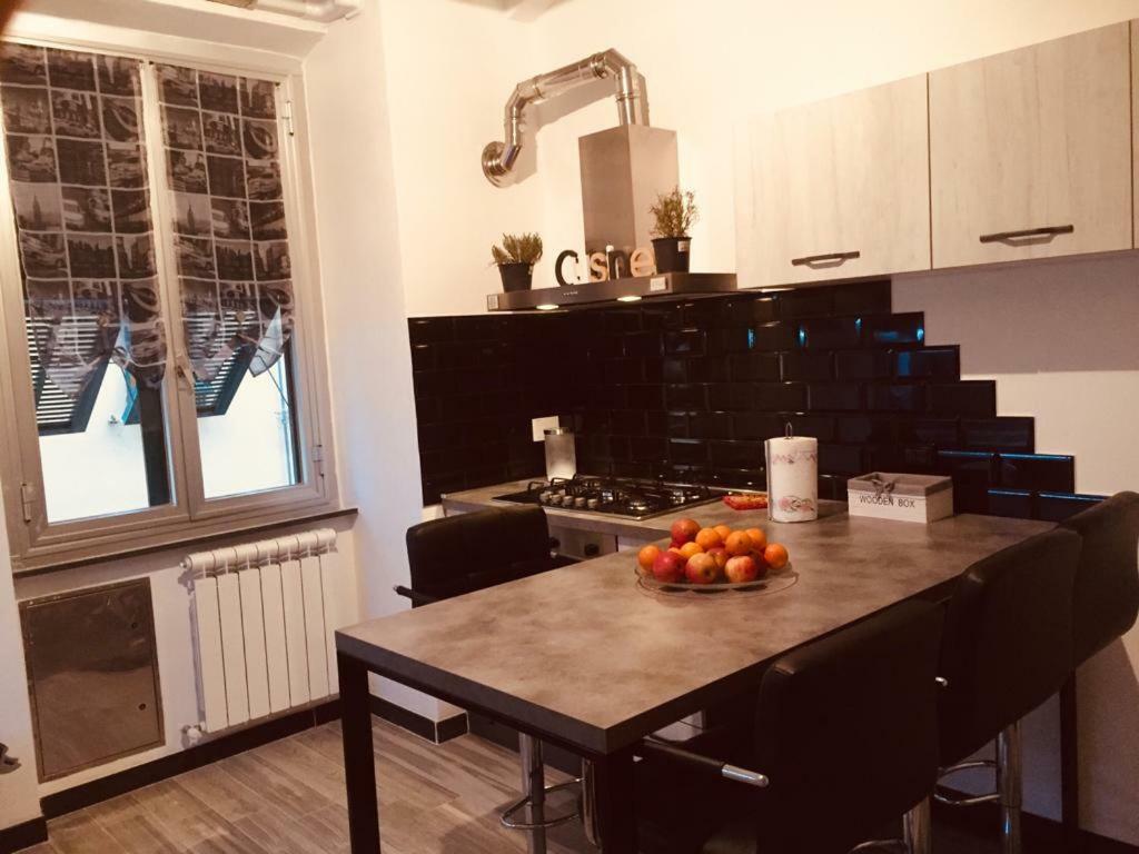 Apartment Da Rita, Vicino H. Gaslini, S.martino,spiagge,stazione Ferroviaria, Free Wi-fi