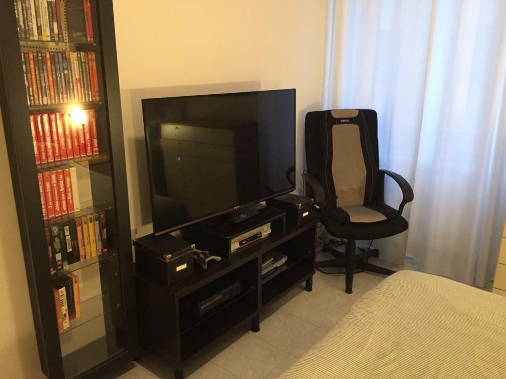 Apartment Da Rita, Vicino H. Gaslini, S.martino,spiagge,stazione Ferroviaria, Free Wi-fi *