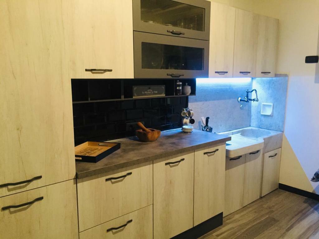 Apartment Da Rita, Vicino H. Gaslini, S.martino,spiagge,stazione Ferroviaria, Free Wi-fi Genoa